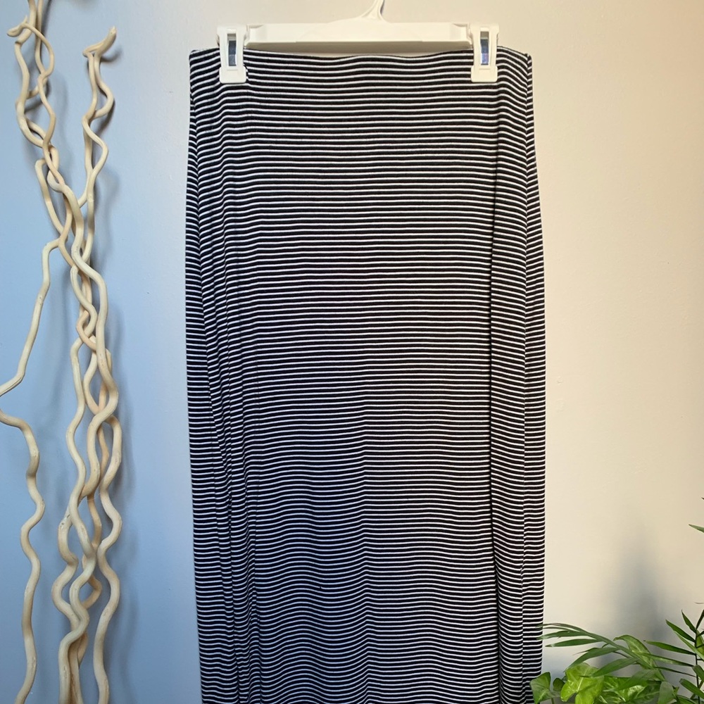 Maxi Black and White Stripe Stretchy Slit Skirt ⚡️